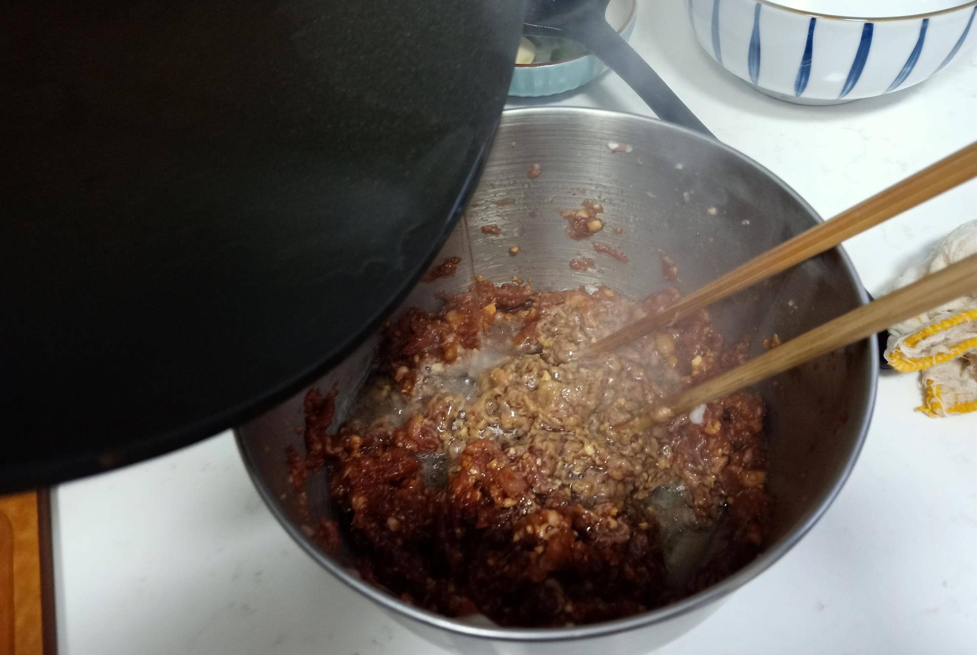 神兽|娘儿俩的早餐火了,不要低估神兽的胃口,满满一桌,转身就光盘