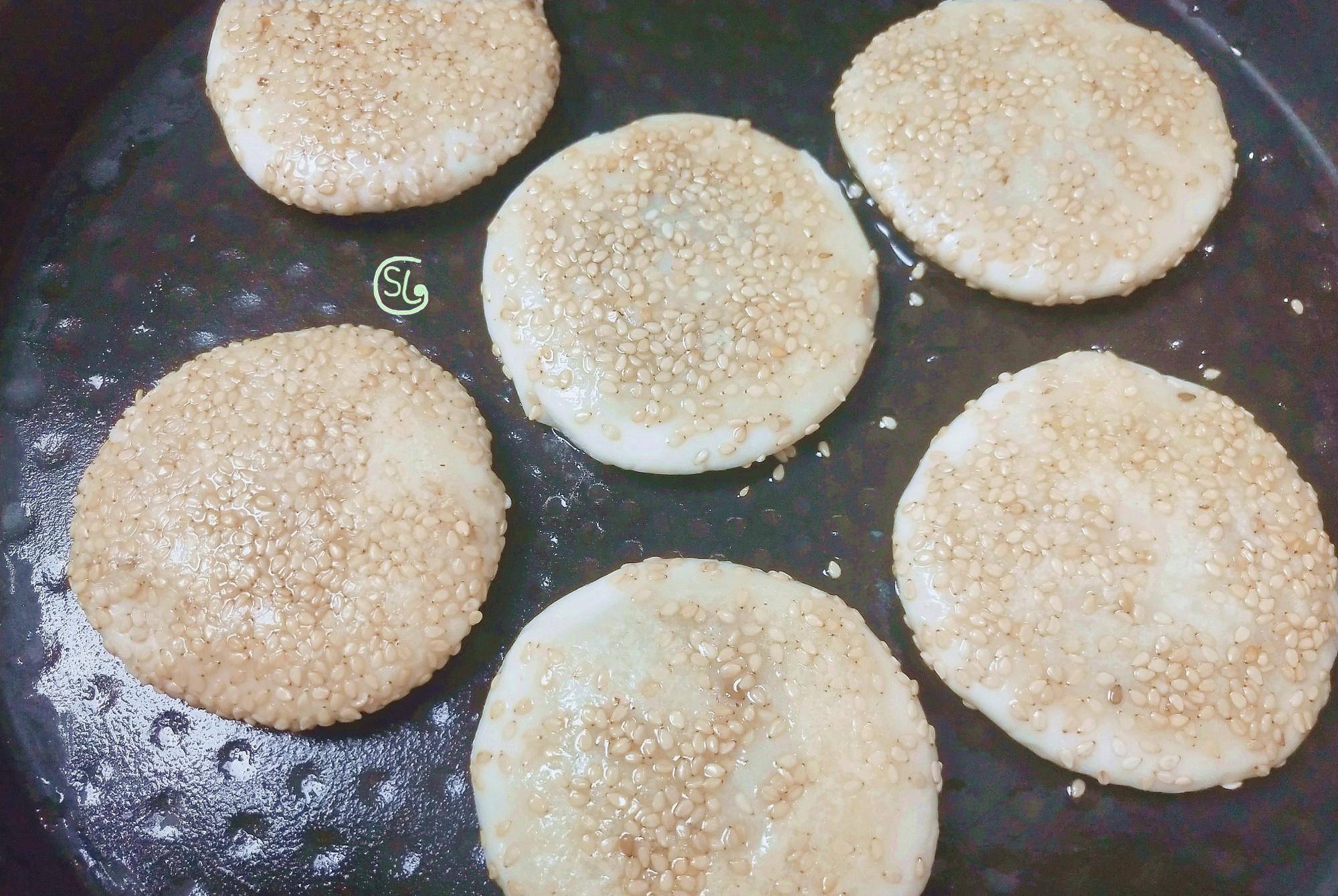 做法|糯米粉教你懒人做法，既是甜点又是早餐，香甜软糯，特好吃