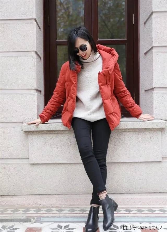 休闲型 打底裤“过时”了，今冬火了这款“无痕裤”，搭羽绒服显瘦又时髦