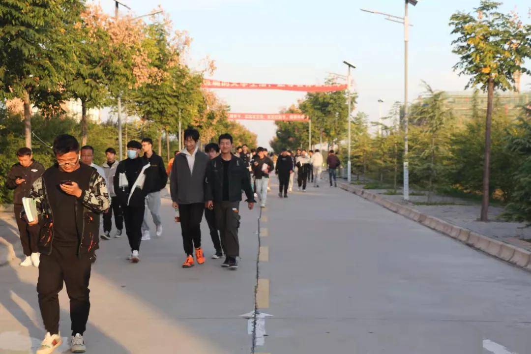 阳光|西安高新科技职业学院校园景色 | 和煦秋日