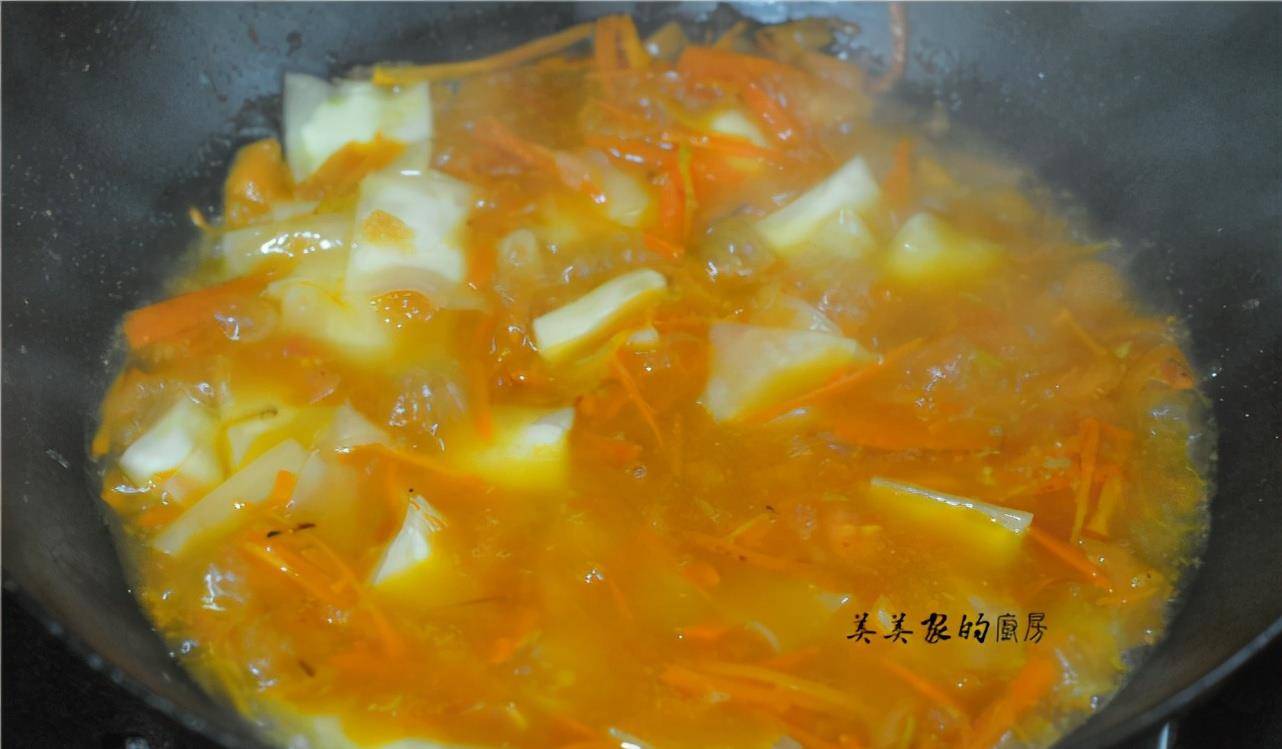 做法|冬天，早餐此物比煮面条还简单，鲜香滑嫩营养足，5分钟出锅！