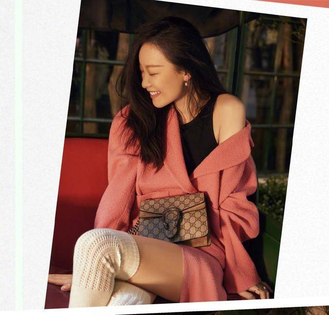 大气 倪妮的高级感真不是吹的!条纹衬衫搭配半身裙优雅利落,摩登精致