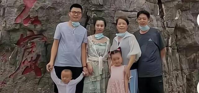 杜新枝:我养你小,你养我老,错抱是医护人员递给我们的