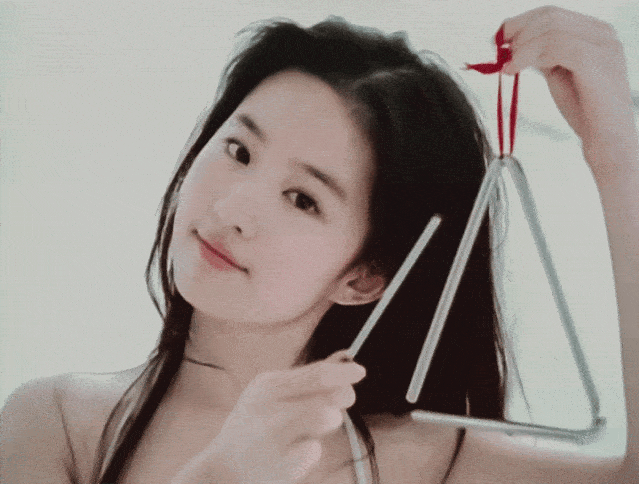 双颖“黑长直”惊艳众人的12位女星，双颖甜美娜扎性感，王祖贤难超越