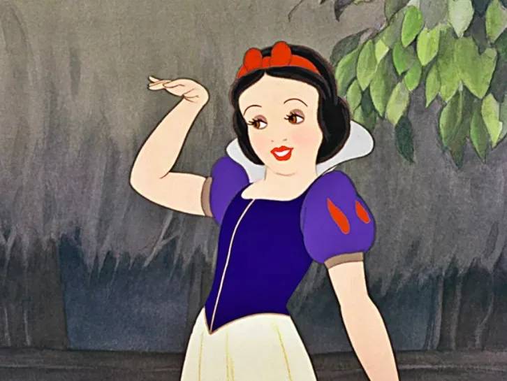 白雪公主|神奇女侠盖尔·加朵演《白雪公主》真人版,网友:最美是皇后!