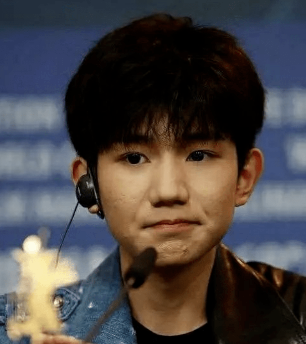 眼睛15位当红男星素颜：眯眯眼、月球表面、满脸痘，还暴露动脸痕迹