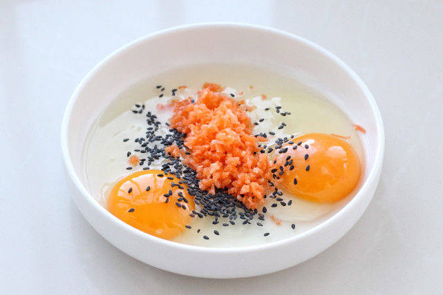 时间|把剩吐司做成营养早餐，一口平底锅就能搞定，细腻美味浓郁拉丝！