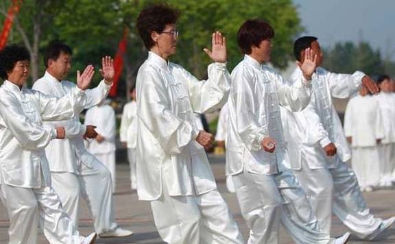 空腹|糖尿病病人血糖控制在多少比较好？如何把血糖控制在正常范围内？