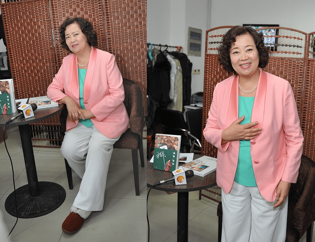 服装 方青卓真是优雅的奶奶，穿亮色服装好年轻，身材胖胖的看着好富态