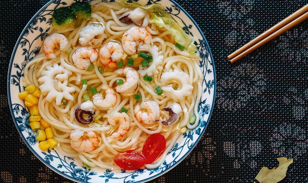 柿子椒|阿良美食，给孩子的营养早餐，虾仁面好吃营养高