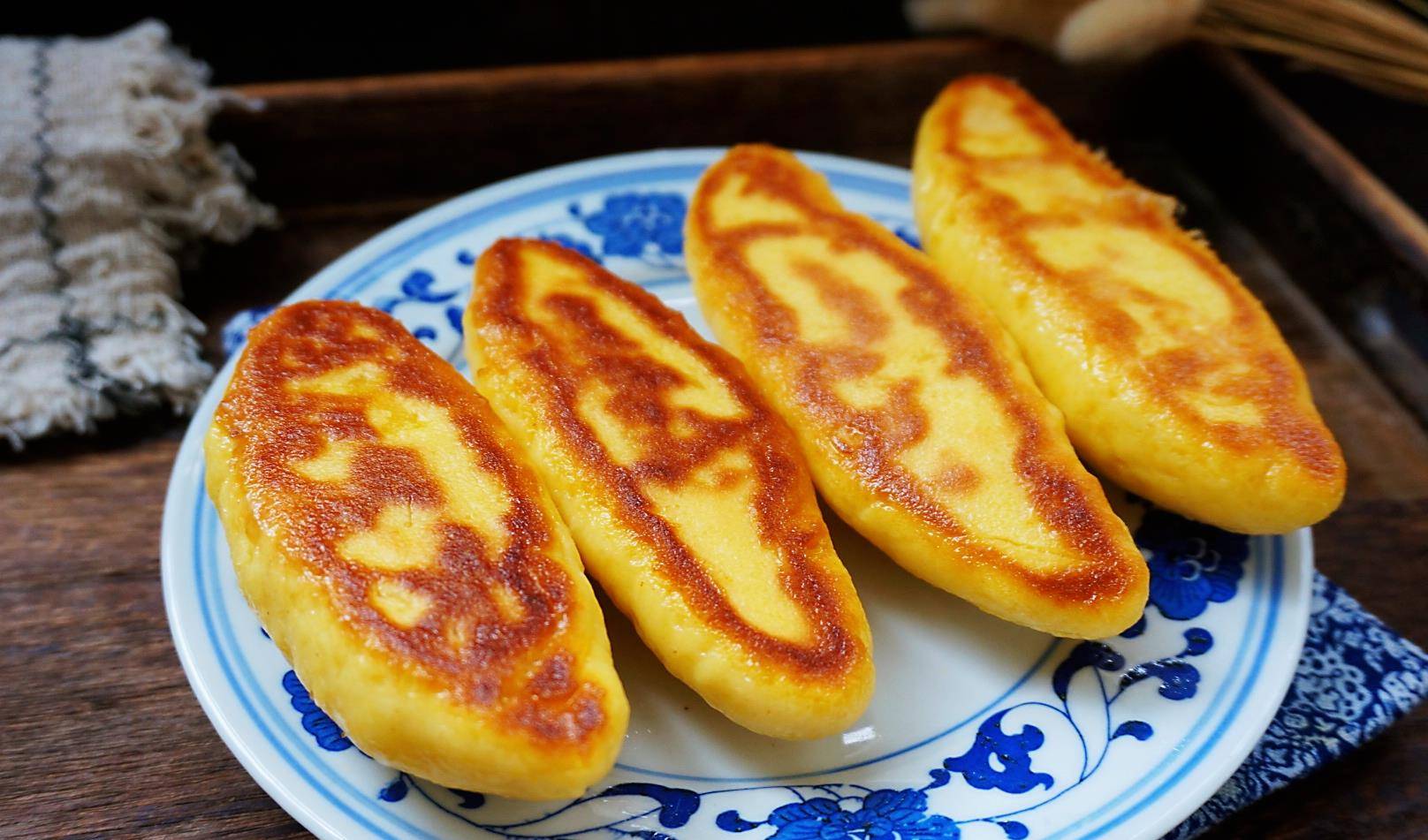 做法|玉米发面早餐饼，外脆里软，营养满满，比点心还好吃