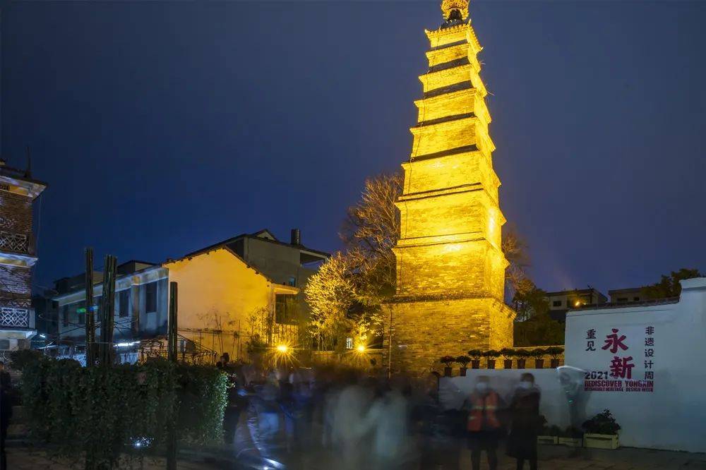 民主街,盛家坪路),改造成展现永新民俗文化,古城记忆,红色文化三条