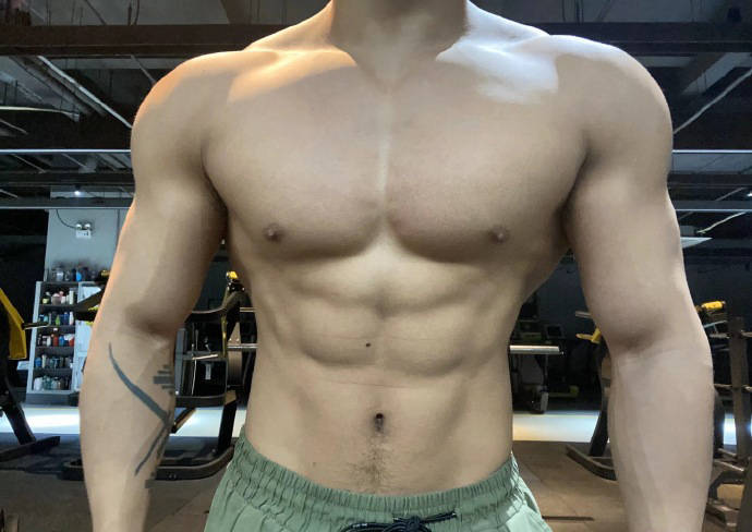 是健體運動員也是肌肉私教，健身6年，不充血臂圍也保持在40cm！ 健身減肥達人 第8张