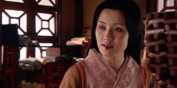 《汉书·外戚传》刘弗陵的母亲钩弋夫人是汉武帝晚年最宠爱的妃子