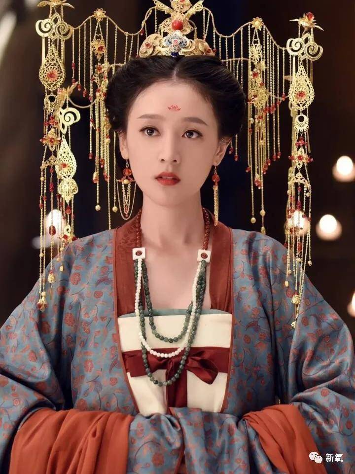 李萌 陈都灵又美出新高度！这次古装造型也太惊艳了吧?