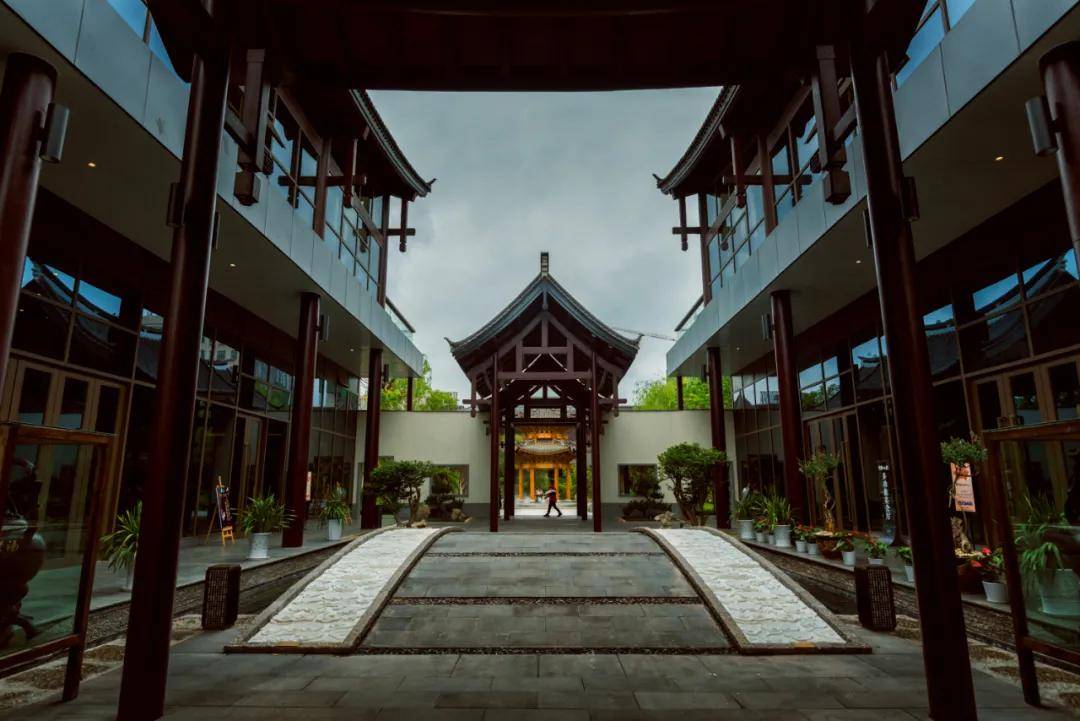 外滩·云南人家落地昆明 ,称雄曲靖10余年,打响春城第一枪_滇菜