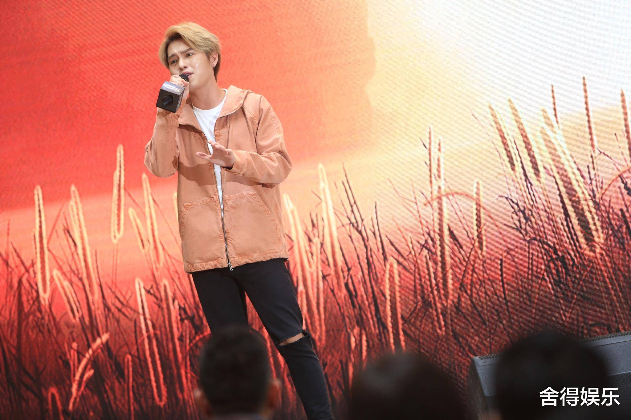 伙伴|赵洁莹唱了10年歌没人认识，他的音乐真的没人支持吗？