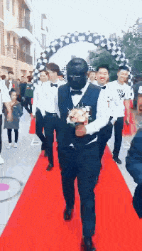 此时此刻的我|“从长远来看，老婆漂不漂亮重要吗？”