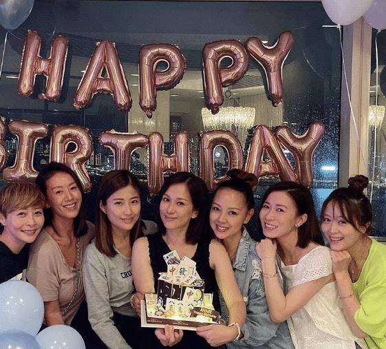 消失在娱乐圈快被遗忘了的亚视女星文颂娴她才是真正的小家碧玉