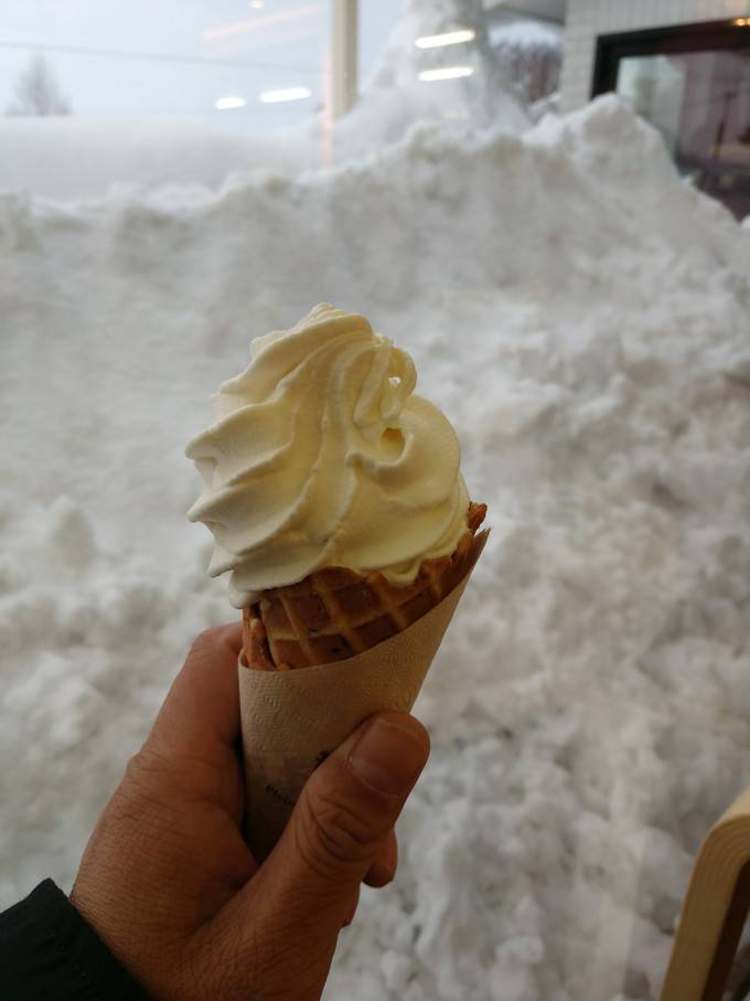 冬天的冰淇淋图片真实图片
