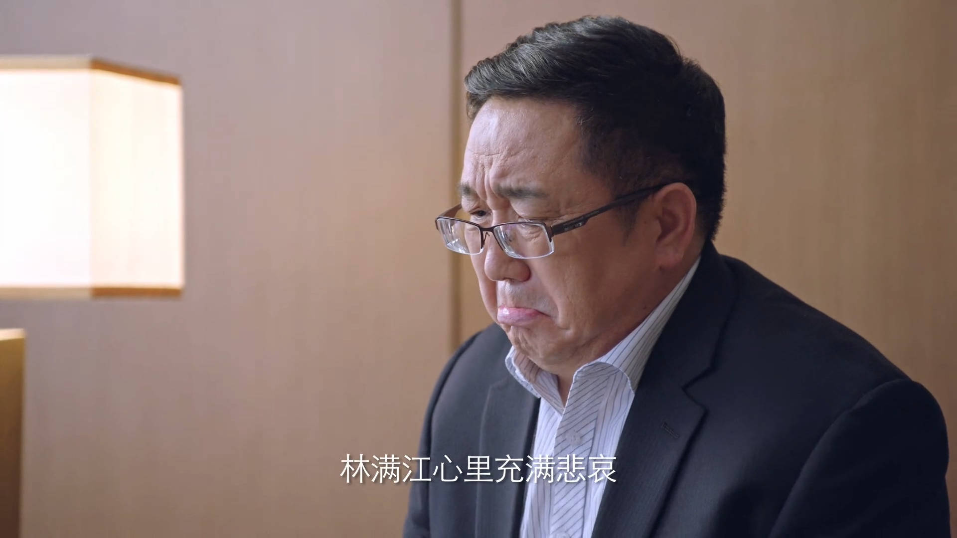 演技|《突围》临近大结局，给演员演技做个排行，靳东只能屈居第三