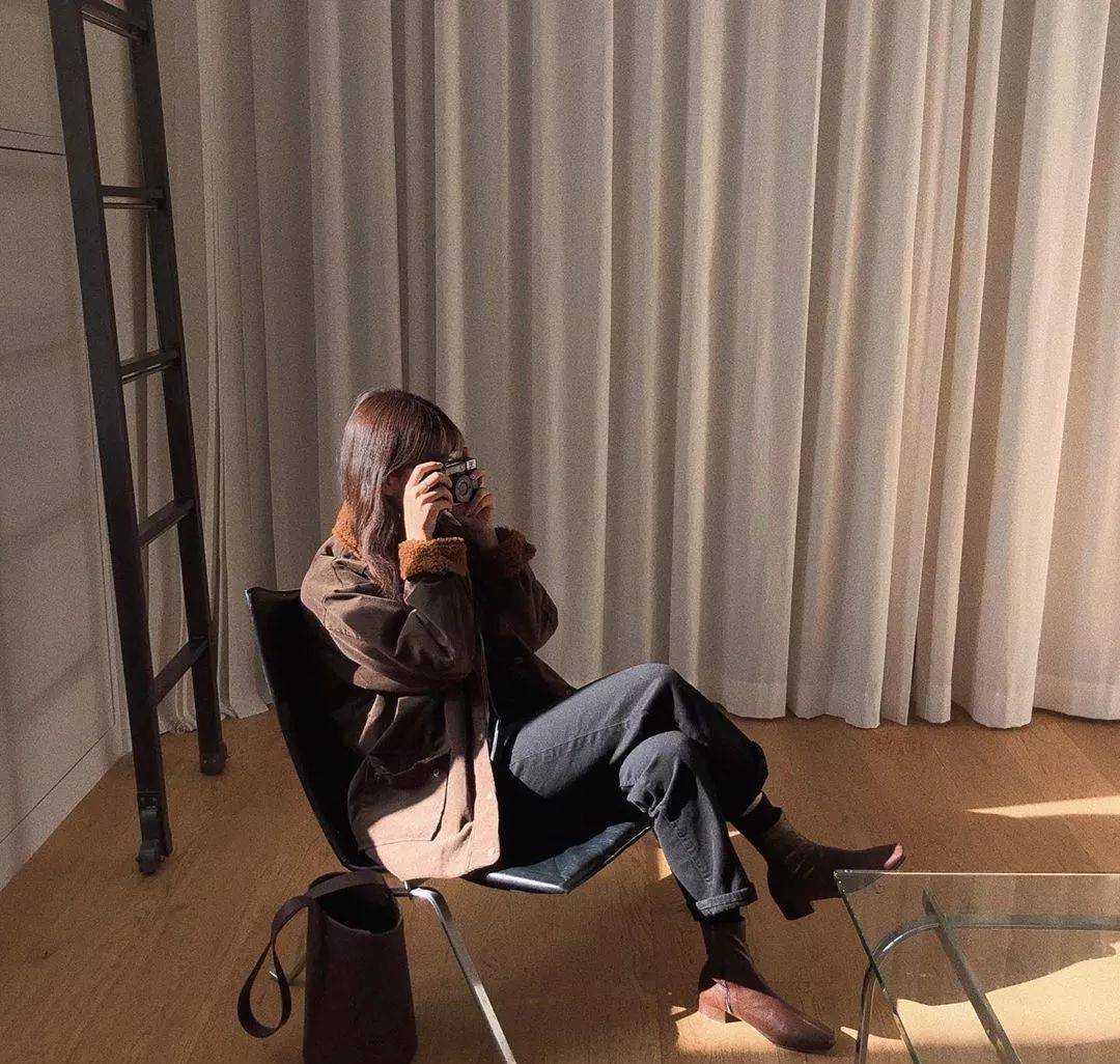 姐妹 今冬流行“靴子+阔腿裤,卫衣+羽绒服”,这么穿活该你美!