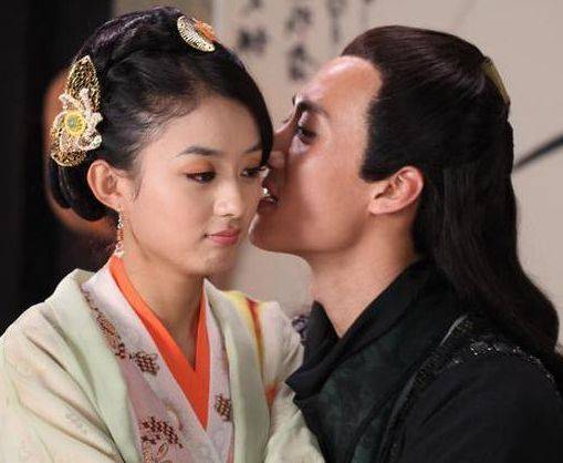 4,《错点鸳鸯》赵丽颖,戚迹,韩栋,郭冬冬,叶祖新,郑茜等领衔主演,讲述