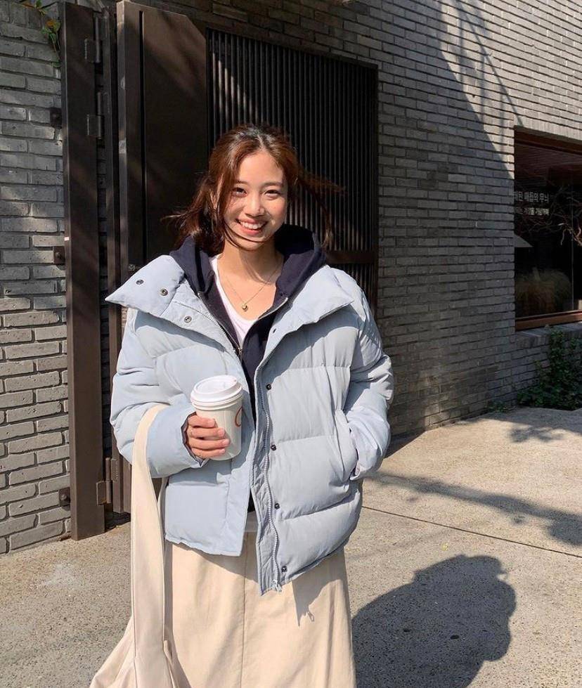 面料 不管大衣还是羽绒，个矮女人少买大长款，这几种短款更百搭时髦