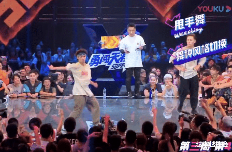 battle|街舞第三季,杨凯夺冠的时候,王队长高兴的直接蹦杨凯身上