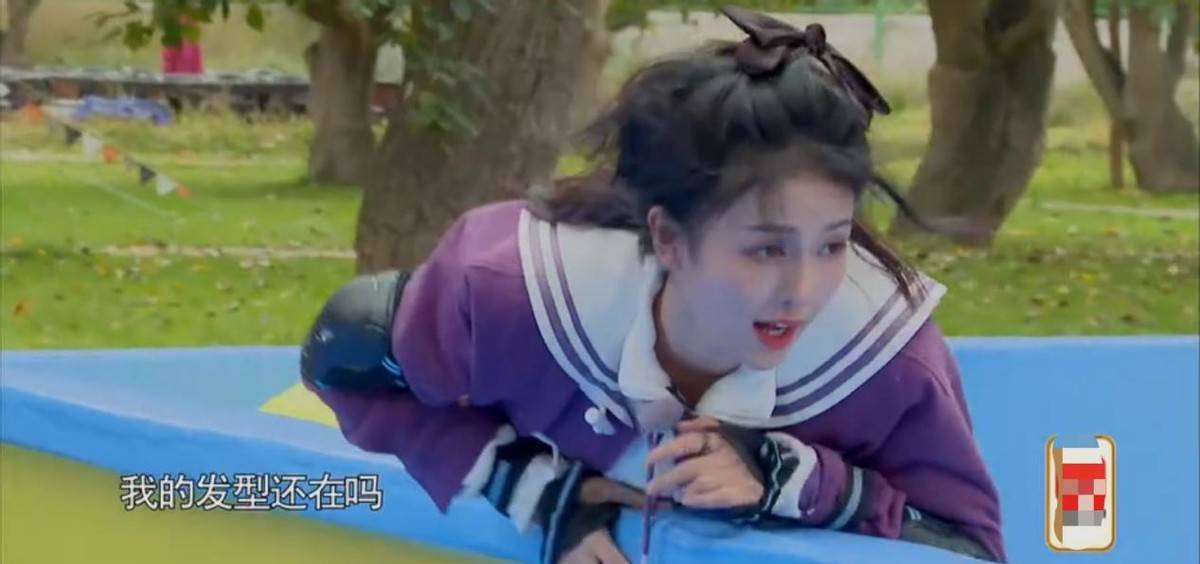 邓超|新《跑男》出现邓超海报,邓超和李晨连线,baby一声哥让粉丝泪奔!