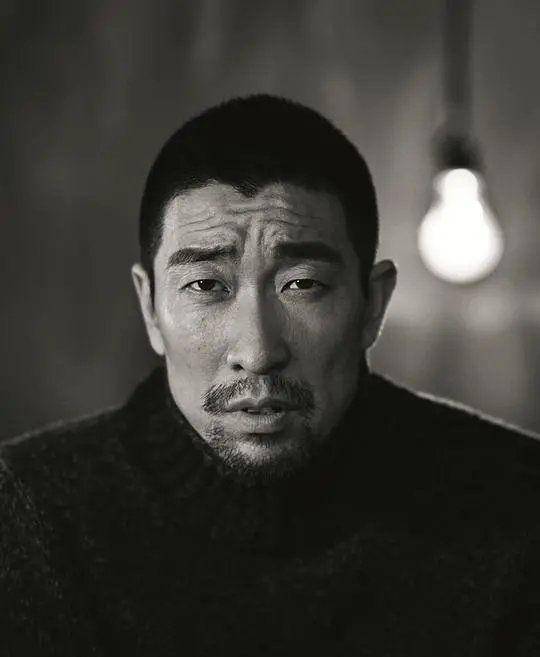 演技|张馨予恢复营业,搭档韩庚、王千源出演缉毒电影,杀青海报有看头