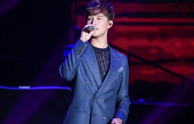 人气|《追光吧2》未播先火！第一轮公演录制完毕，已有一位哥哥被淘汰