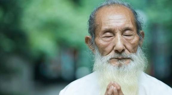 人体|不管男女，早上起床后能坚持做这5件事，恭喜，你很可能长寿