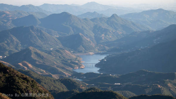 广东又一景点走红，人称潮州新八景之一，有“南国第一天池”美称