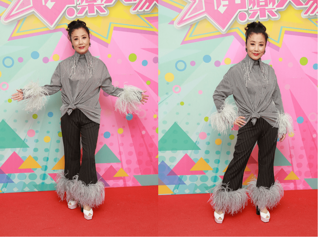 蓝色 汪明荃还是不硬凹少女的时候美，穿衬衫优雅大气，蓝色也好适合她