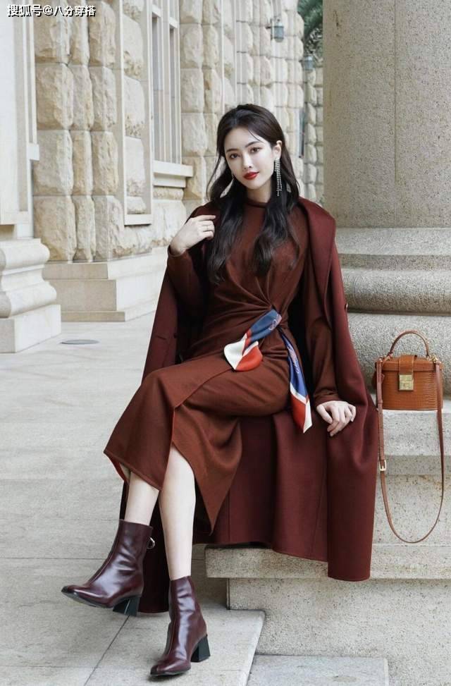 棕色 优雅女人会穿“大衣”更有气质，不老气、不扮嫩，这才是最好状态