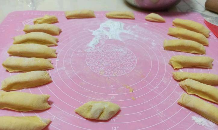 做法|入秋后，早餐吃面条吃饺子，不如吃它，做法简单，香甜软糯