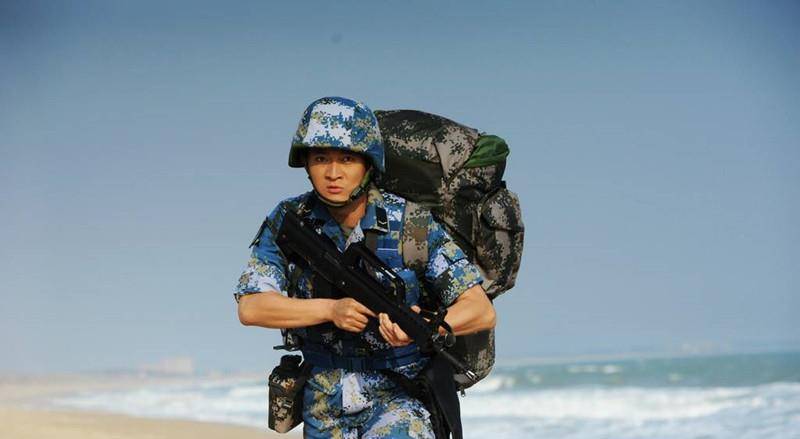 火蓝刀锋2为什么会下架?_蒋小鱼