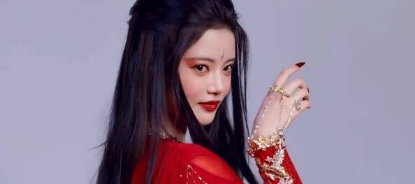 赵忆|明明是同一个人，演完“陈情令”女主再给白鹿做配，差点没认出来