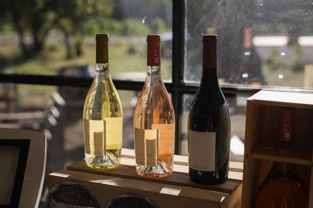 酒庄|葡萄酒要避光储存的原因到底是什么？| 富隆酒业