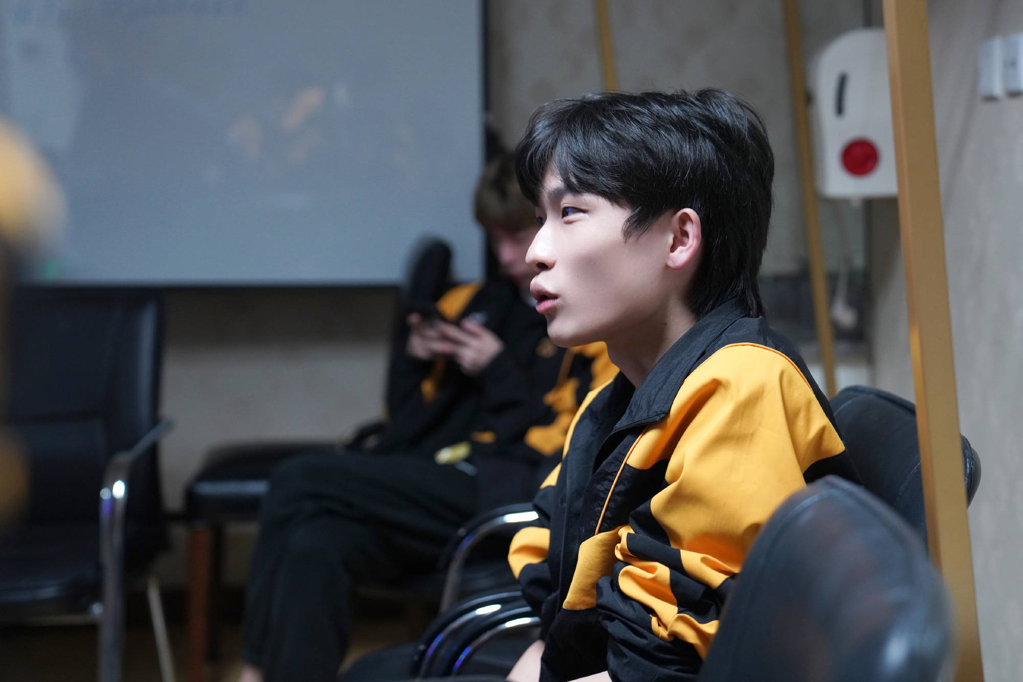 曾经的七年,到现在的初晨,被谁耽误了?ag超玩会其实并不缺天才_一诺