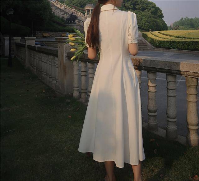 小腿肚 夏季怎么穿清爽有气质？这些穿搭简约利落又高级，让你气质感爆棚