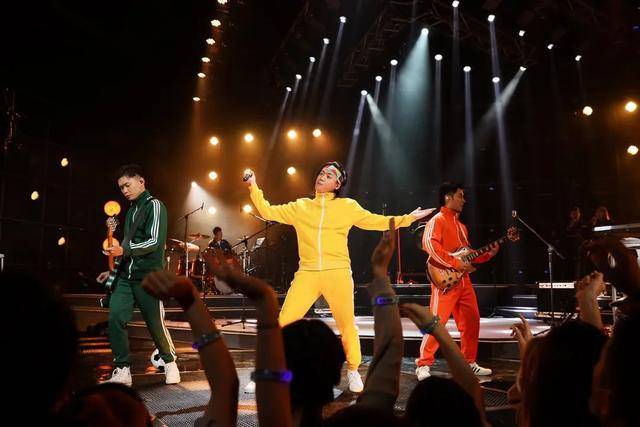 fit|「十朝元老」变身揸fit人，宋嘉其邀你加入《乐队风暴》群聊