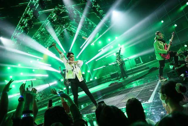 fit|「十朝元老」变身揸fit人，宋嘉其邀你加入《乐队风暴》群聊