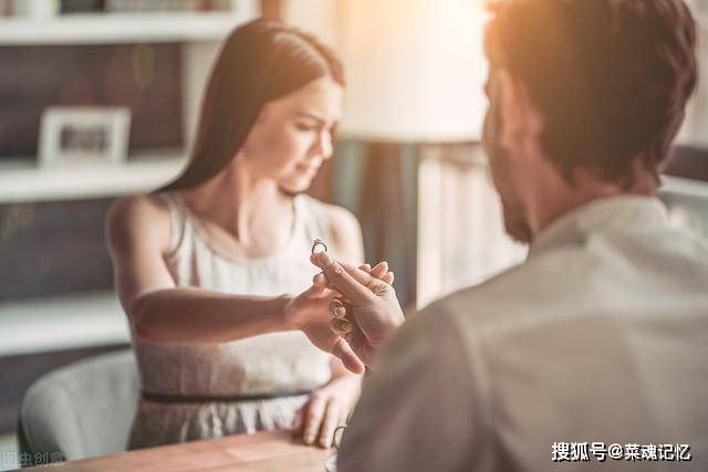 连续34天梦见前妻，梦境背后的情感纠葛与自我探索