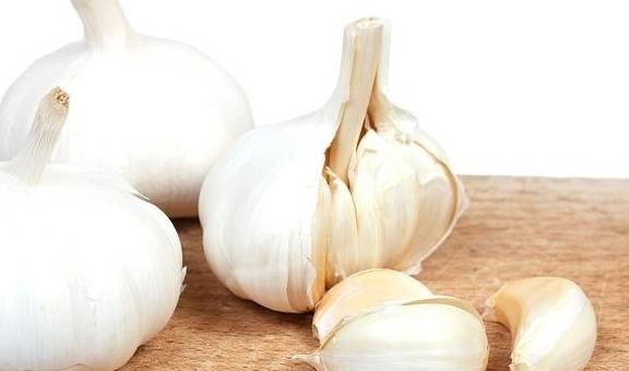 肝脏|乙肝患者除了不能熬夜,4种食物也最好少吃,可能对病情不利