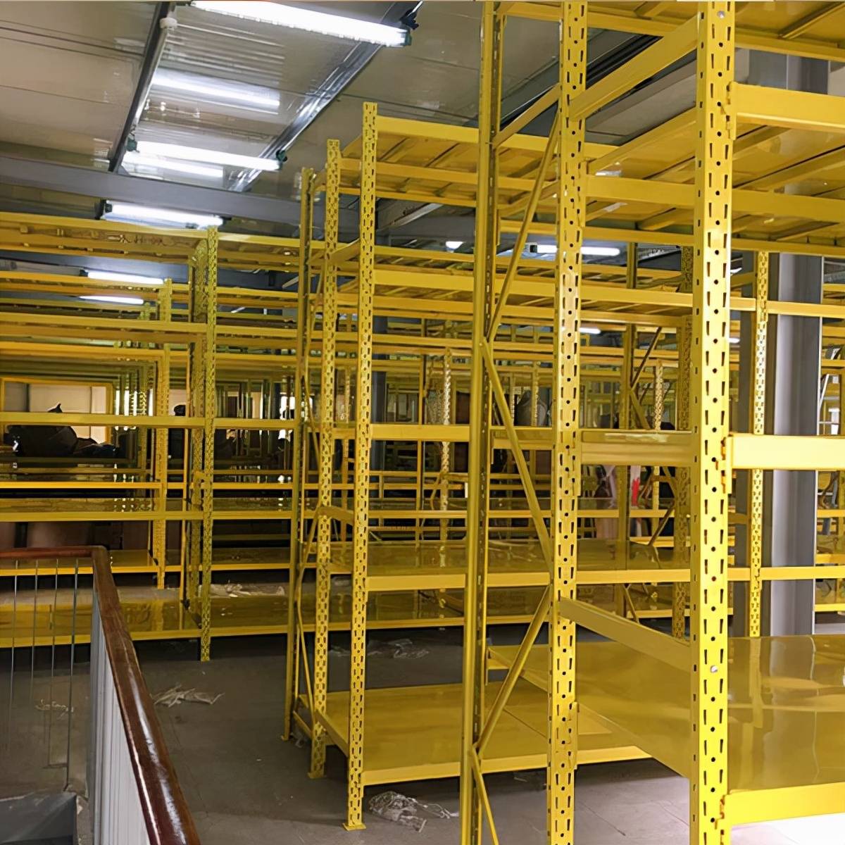 危化品仓库摆放货架使用率多少花都重型货架厂家解析