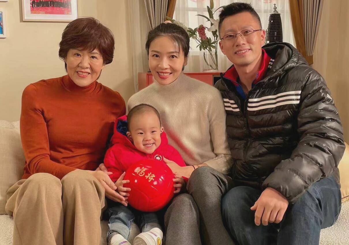 友情|师徒飙戏了！郎平携手女排前队长拍微电影，33岁二传仍美如少女