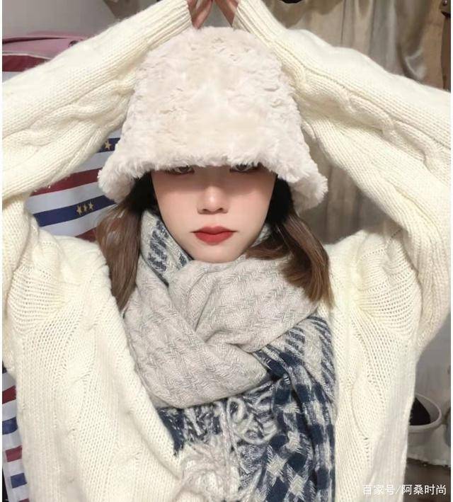 黑色 帽子、围脖如何搭配?3种时髦好用的技巧,一看就会