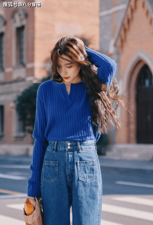 显得 30+女人怎么穿优雅又时髦？看看这些针织衫，温柔优雅又显气质